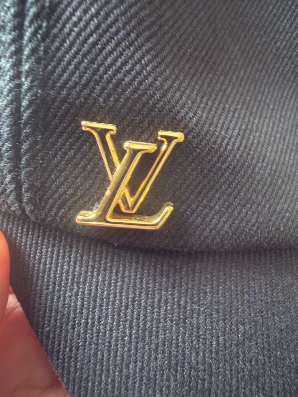 Louis Vuitton Iconic Black Hat - Picture 8 of 16